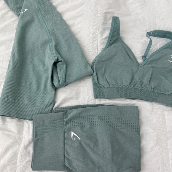 Gymshark Other - Gymshark Teal Sports Bra, top, and Leggings Set
